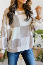 Load image into Gallery viewer, Checkered Print sweater/ Small
