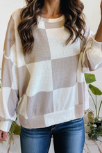 Load image into Gallery viewer, Checkered print sweater / Medium
