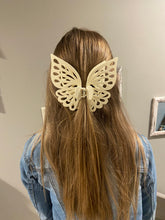 Load image into Gallery viewer, Butterfly hairclip
